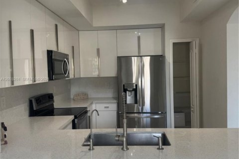 Condo in Miami, Florida, 3 bedrooms  № 2066535 - photo 12