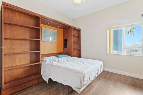 Condo in Tamarac, Florida, 2 bedrooms  № 1997450 - photo 23