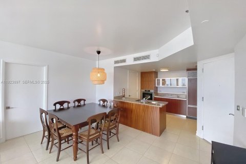 Condominio en venta en Sunny Isles Beach, Florida, 2 dormitorios, 120.87 m2 № 1982475 - foto 5