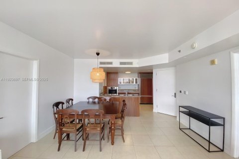 Condominio en venta en Sunny Isles Beach, Florida, 2 dormitorios, 120.87 m2 № 1982475 - foto 6