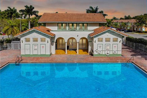 Touwnhouse à vendre à Homestead, Floride: 3 chambres, 120.96 m2 № 1954079 - photo 2