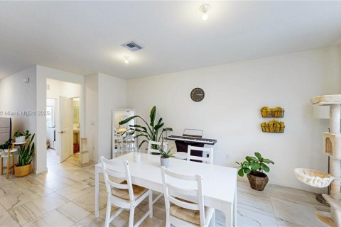 Touwnhouse à vendre à Homestead, Floride: 3 chambres, 120.96 m2 № 1954079 - photo 8
