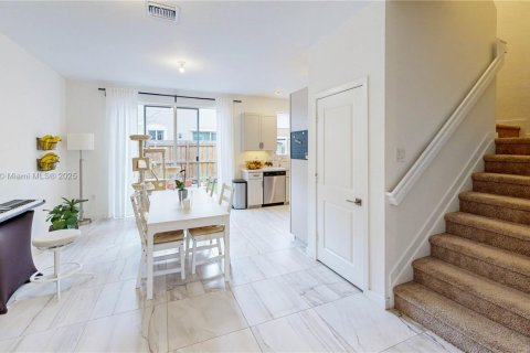 Touwnhouse à vendre à Homestead, Floride: 3 chambres, 120.96 m2 № 1954079 - photo 15