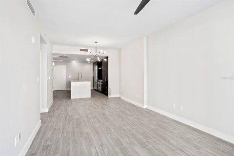 Condo in Tampa, Florida, 2 bedrooms  № 1560772 - photo 16
