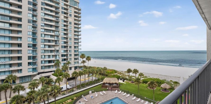 Condominio en Clearwater, Florida, 2 dormitorios № 2239746