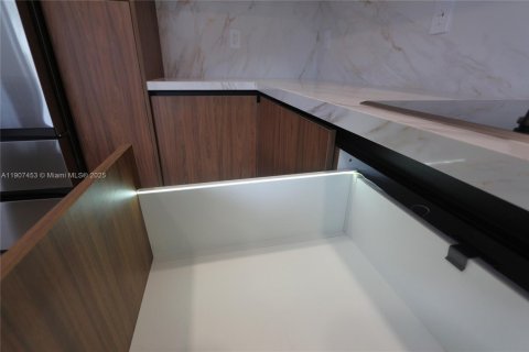 Touwnhouse à vendre à Miami, Floride: 4 chambres, 198.63 m2 № 1965242 - photo 7