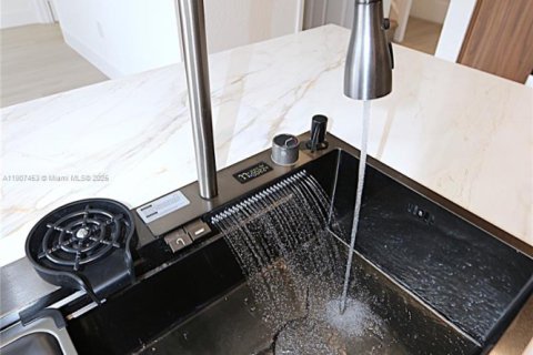 Touwnhouse à vendre à Miami, Floride: 4 chambres, 198.63 m2 № 1965242 - photo 10