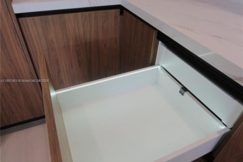 Touwnhouse à vendre à Miami, Floride: 4 chambres, 198.63 m2 № 1965242 - photo 6