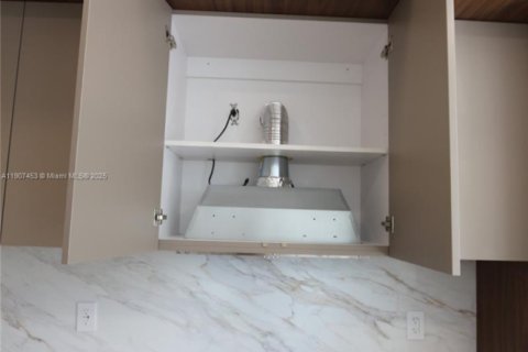 Touwnhouse à vendre à Miami, Floride: 4 chambres, 198.63 m2 № 1965242 - photo 24