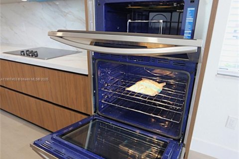 Touwnhouse à vendre à Miami, Floride: 4 chambres, 198.63 m2 № 1965242 - photo 21