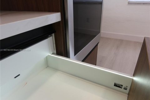 Touwnhouse à vendre à Miami, Floride: 4 chambres, 198.63 m2 № 1965242 - photo 8