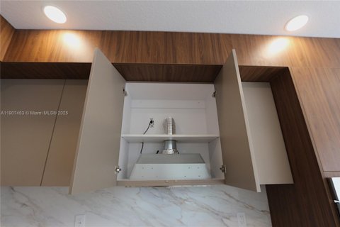 Touwnhouse à vendre à Miami, Floride: 4 chambres, 198.63 m2 № 1965242 - photo 25