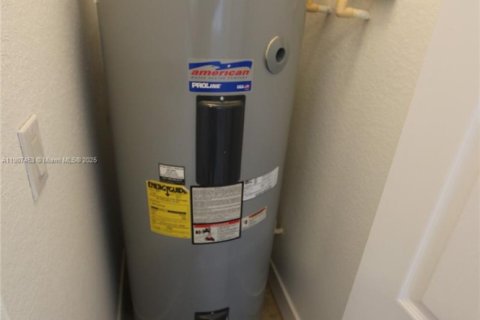 Touwnhouse à vendre à Miami, Floride: 4 chambres, 198.63 m2 № 1965242 - photo 29