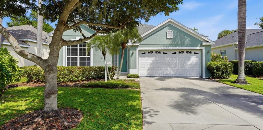 House in Sarasota, Florida 3 bedrooms, 173.26 sq.m. № 2201658