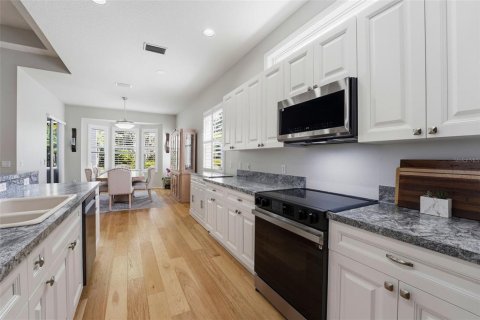 House in Sarasota, Florida 3 bedrooms, 173.26 sq.m. № 2201658 - photo 13