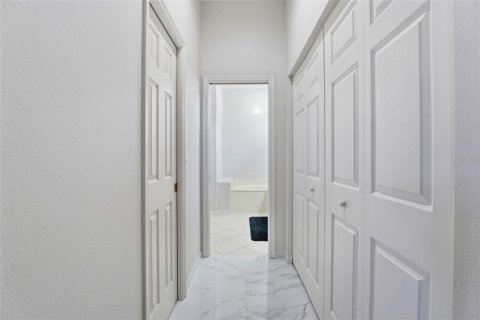 House in Sarasota, Florida 3 bedrooms, 173.26 sq.m. № 2201658 - photo 20