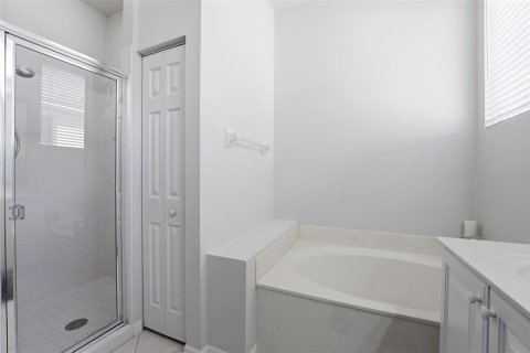 House in Sarasota, Florida 3 bedrooms, 173.26 sq.m. № 2201658 - photo 22