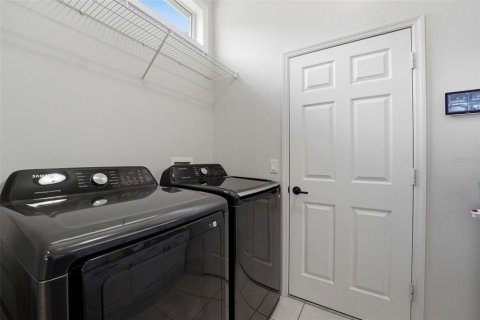 House in Sarasota, Florida 3 bedrooms, 173.26 sq.m. № 2201658 - photo 30