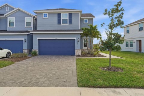 Townhouse in Lakewood Ranch, Florida 3 bedrooms, 195.65 sq.m. № 2115271
