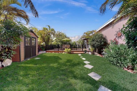 House in Miami, Florida 4 bedrooms, 221.39 sq.m. № 1888988 - photo 5