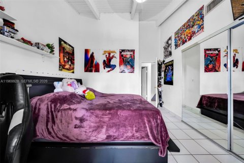 Adosado en venta en Miami, Florida, 2 dormitorios, 76.92 m2 № 2030724 - foto 16