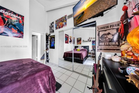 Adosado en venta en Miami, Florida, 2 dormitorios, 76.92 m2 № 2030724 - foto 17