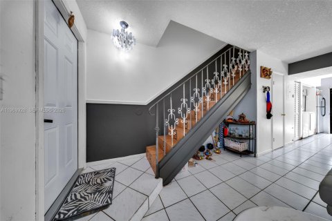 Adosado en venta en Miami, Florida, 2 dormitorios, 76.92 m2 № 2030724 - foto 7