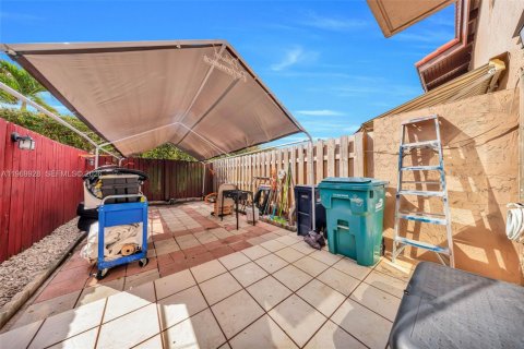 Adosado en venta en Miami, Florida, 2 dormitorios, 76.92 m2 № 2030724 - foto 8