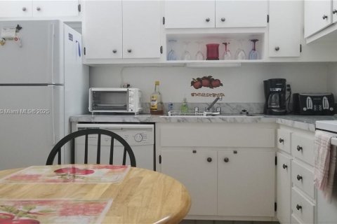 Condominio en venta en Lauderhill, Florida, 1 dormitorio, 75.44 m2 № 1979853 - foto 4