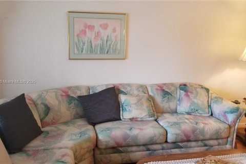 Condominio en venta en Lauderhill, Florida, 1 dormitorio, 75.44 m2 № 1979853 - foto 20