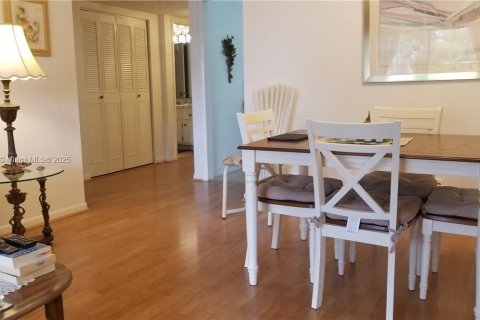 Condominio en venta en Lauderhill, Florida, 1 dormitorio, 75.44 m2 № 1979853 - foto 12