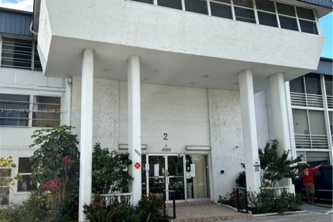 Condominio en venta en Lauderhill, Florida, 1 dormitorio, 75.44 m2 № 1979853 - foto 25