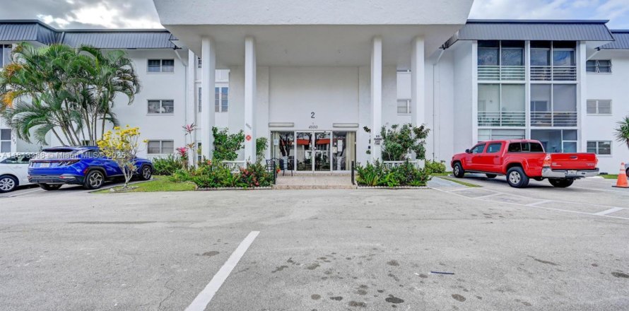 Condominio en Lauderhill, Florida, 1 dormitorio  № 1979853