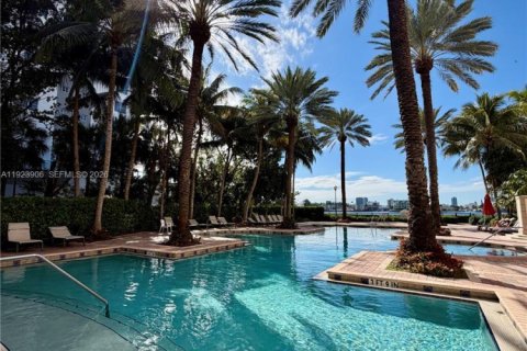 Condo in Sunny Isles Beach, Florida, 1 bedroom  № 2082868 - photo 19