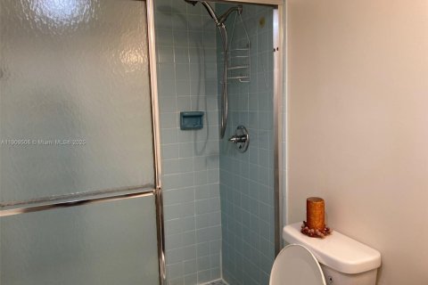 Купить кондоминиум в Дания-Бич, Флорида 2 спальни, 110.55м2, № 1965340 - фото 14