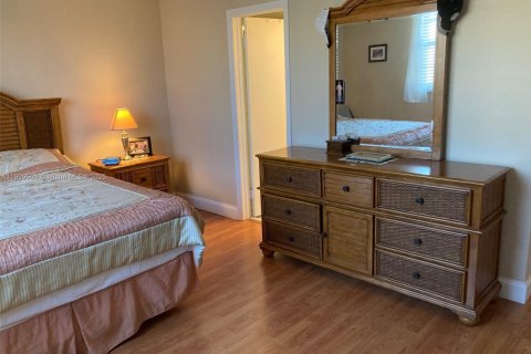 Купить кондоминиум в Дания-Бич, Флорида 2 спальни, 110.55м2, № 1965340 - фото 7