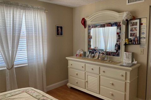 Купить кондоминиум в Дания-Бич, Флорида 2 спальни, 110.55м2, № 1965340 - фото 17