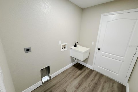 Villa ou maison à vendre à Port Charlotte, Floride: 5 chambres, 221.29 m2 № 2148270 - photo 10