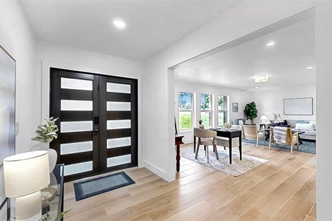House in Tampa, Florida 4 bedrooms, 233.84 sq.m. № 1789726 - photo 7