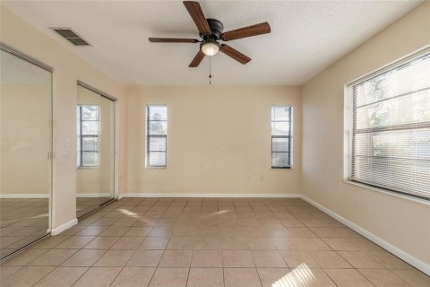 House in Port Orange, Florida 4 bedrooms, 175.59 sq.m. № 2210517 - photo 15