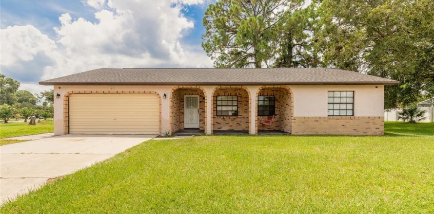 House in Port Orange, Florida 4 bedrooms, 175.59 sq.m. № 2210517