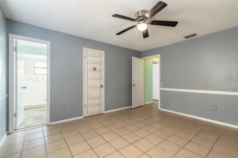 House in Port Orange, Florida 4 bedrooms, 175.59 sq.m. № 2210517 - photo 23