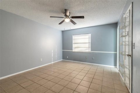 House in Port Orange, Florida 4 bedrooms, 175.59 sq.m. № 2210517 - photo 22