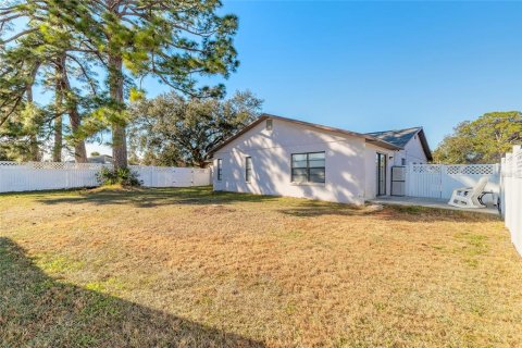 House in Port Orange, Florida 4 bedrooms, 175.59 sq.m. № 2210517 - photo 28
