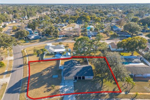 House in Port Orange, Florida 4 bedrooms, 175.59 sq.m. № 2210517 - photo 4