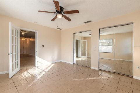 House in Port Orange, Florida 4 bedrooms, 175.59 sq.m. № 2210517 - photo 16