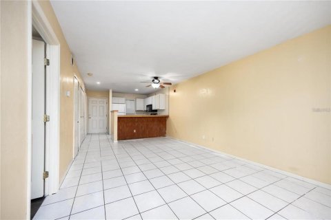 Condominio en venta en Gainesville, Florida, 2 dormitorios, 81.2 m2 № 1560052 - foto 9