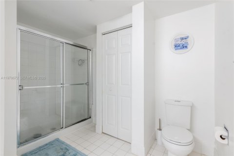 Condominio en venta en Sunny Isles Beach, Florida, 2 dormitorios, 95.13 m2 № 2044563 - foto 17