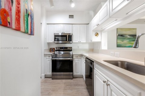 Condominio en venta en Sunny Isles Beach, Florida, 2 dormitorios, 95.13 m2 № 2044563 - foto 10