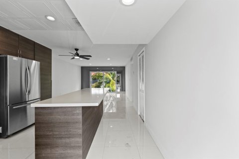 Copropriété à vendre à Oakland Park, Floride: 2 chambres, 92.9 m2 № 2083063 - photo 2
